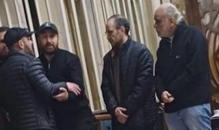 أحمد
السقا
يقدم
واجب
العزاء
فى
والدة
نضال
الشافعى..
صور