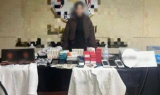 ضبط
سيدة
تنتحل
صفة
طبيبة
وتستولى
على
أموال
المواطنين
داخل
عيادة
تجميل
وهمية