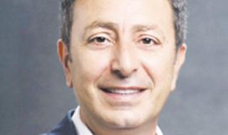 الإمارات..
      وفن
      صناعة
      الأرقام
      والأحداث