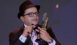 حكايات
من
حياة
محمد
هنيدى
كوميدية
أكثر
من
أفلامه..
جدته
بامبة
والتانية
خضرا