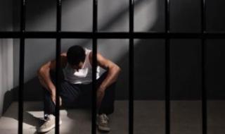 السجن
المشدد
3
سنوات
لمتهم
بالاتجار
فى
المخدرات
بسوهاج