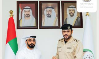 الشارقة للدفاع المدني تكرم المواطن عارف خليل علي آل علي