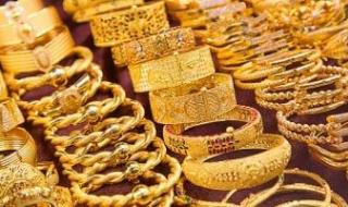 ماذا
حدث
في
سوق
الذهب
بجلسة
الجمعة
عالميا
ومحليا