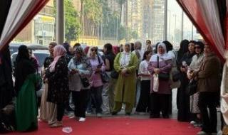 المدارس
تبدأ
استلام
أوراق
التقدم
لامتحانات
الثانوية
العامة
من
الطلاب