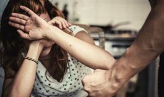 حقوق
الزوجة
فى
مواجهة
جرائم
العنف
الأسرى..
كيف
يحمى
القانون
الطرف
الأضعف؟