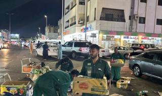 عاجل | الإطاحة بـ 12 وافداً يمارسون البيع المخالف بسوق جدة