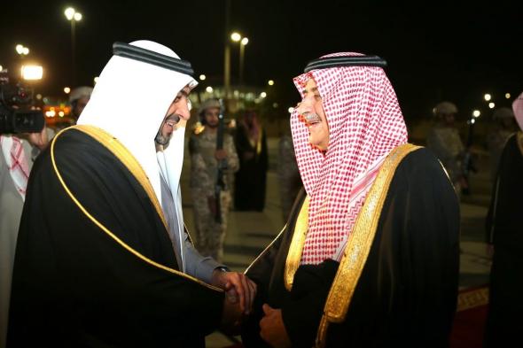 أمير تبوك يستقبلُ نائبِه في مطار الأمير سلطان بن عبدالعزيز