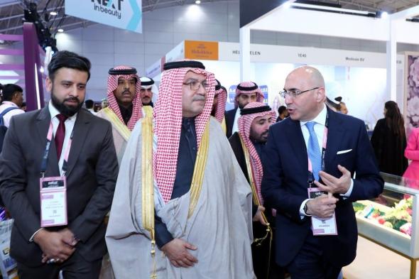"تركي بن محمد بن ناصر" يدشن معرض "بيوتي وورلد السعودية 2024" بالرياض