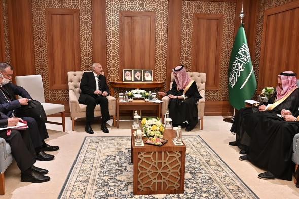 عطاف ونظيره السعودي يجريان محادثات ثنائية حول جهود الجزائر بمجلس الأمن حول غزة