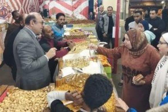 مواطنون يشيدون بأسعار معرض أهلا رمضان خلال لقاء رئيس الغرفة التجارية بورسعيد