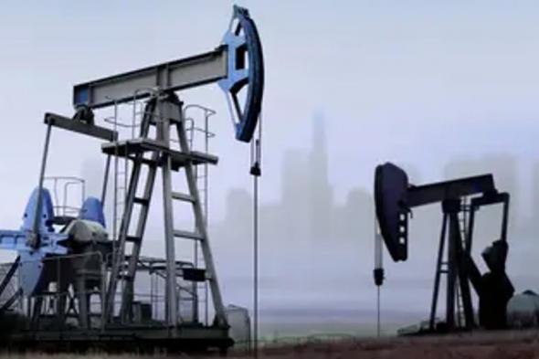 نتيجة تحسّن الطلب.. أسعار النفط تسجل ارتفاعًا أسبوعيًّا بنحو 4%