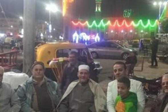 ابتهالات للشيخ محمد العبسي أمام مسجد العارف بالله في مدينة دسوق. فيديو