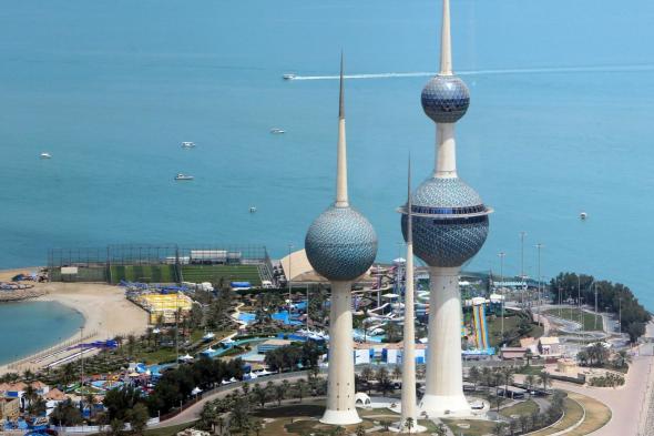 الكويت تعيد إصدار تصاريح العمل للمصريين