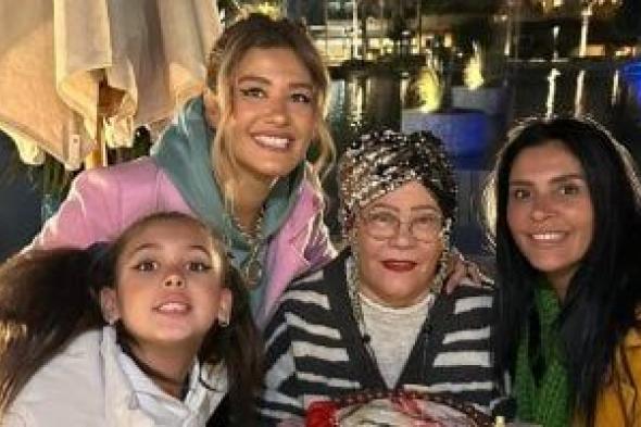 وفاة والدة الفنانتين التونسيتين ساندي وإيناس علي.. والجنازة اليوم بالشيخ زايد