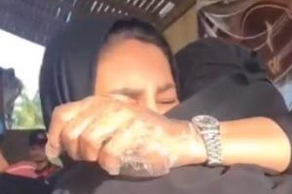 انهيار وفاء عامر بالبكاء خلال تجهيز وجبات الإطعام.. فيديو