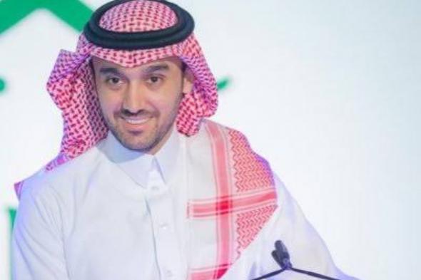 وزير الرياضة يُبارك تتويج الهلال بكأس الدرعية للسوبر السعودي