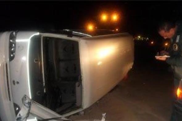 إصابة 18 شخصا فى حادث انقلاب سيارة ميكروباص بغرب سهيل في أسوان