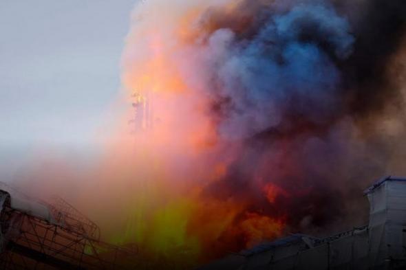 اندلاع حريق في مبنى البورصة التاريخي في الدنمارك