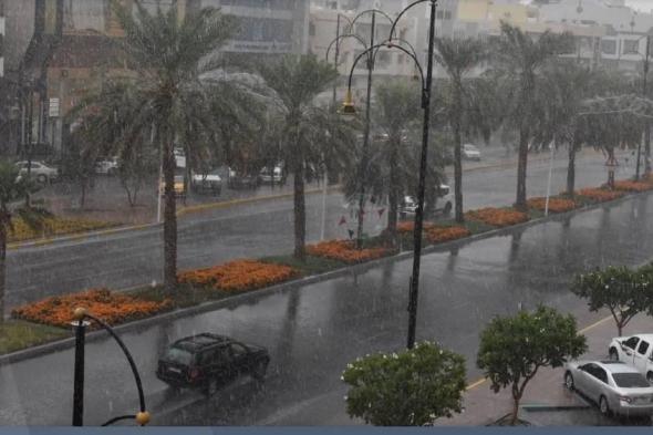 الإمارات تشهد هطول أكبر كميات أمطار خلال الـ 75 عاماً الماضية