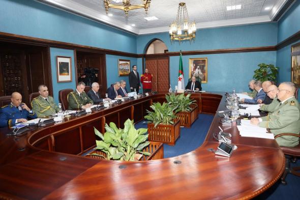 رئيس الجمهورية يترأس إجتماعا للمجلس الأعلى للأمن