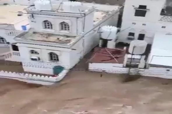 أمطار غزيرة وفيضانات.. مشاهد من دول خليجية بعد موجة طقس غير مستقر