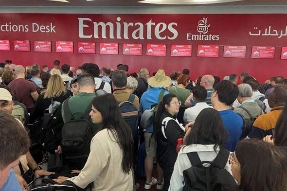 طيران الإمارات تمدد تعليق تسجيل المغادرين من دبي حتى صباح الخميس