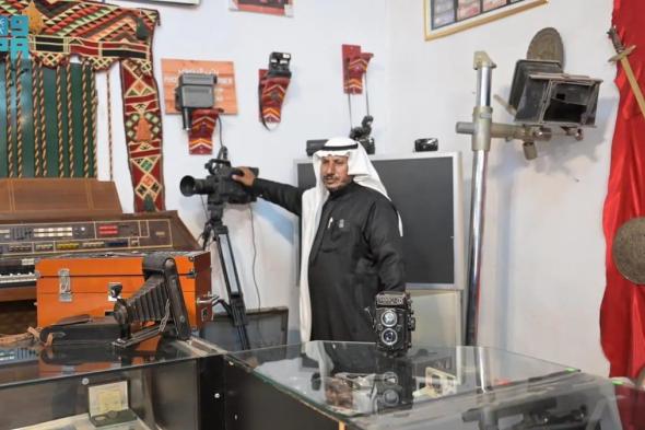 في متحف "حسمى" بتبوك.. كاميرات نادرة توثق تاريخ الإعلام السعودي