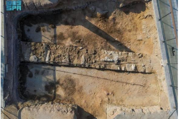اكتشاف خندق دفاعي وسور تحصين يعود تاريخهما إلى عدة قرون في جدة التاريخية
