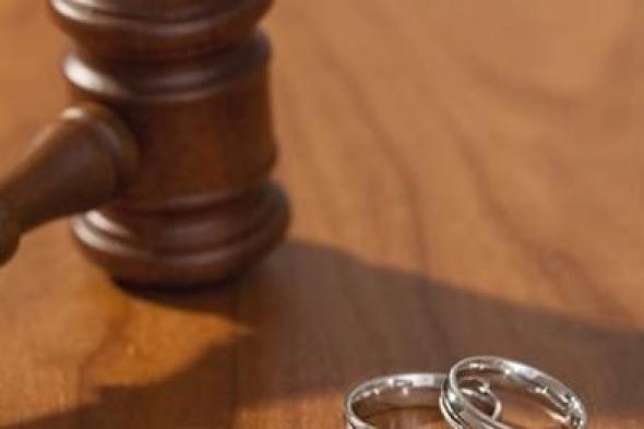 9 أسباب تجيز للزوجة طلب الطلاق للضرر من المحكمة رغم رفض الزوج