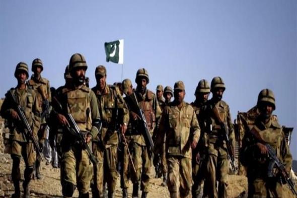 القوات الباكستانية تقتل 11 مسلحا بعد موجة من الهجمات المميتة