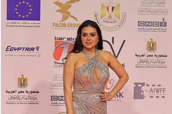 رانيا يوسف تتحدي مهرجان أسوان لسينما المرأة