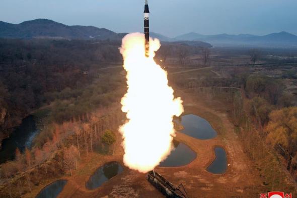 كوريا الشمالية تطلق مجموعة صواريخ بالستية قصيرة المدى في اتجاه بحر اليابان