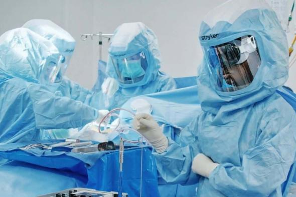 نظارة آبل فيجن برو تساعد الجراحين في غرفة العمليات