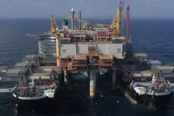 مصر تتفاوض لتأجير سفينة تغويز لمواجهة نقص الغاز