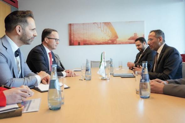 وزير الصناعة يلتقي عدداً من مسؤولي الشركات العالمية بمدينة هانوفر الألمانية