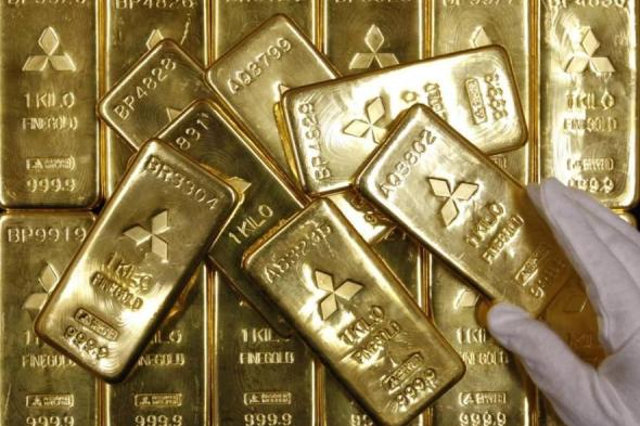 الذهب ينخفض صوب 2300 دولار للأونصة