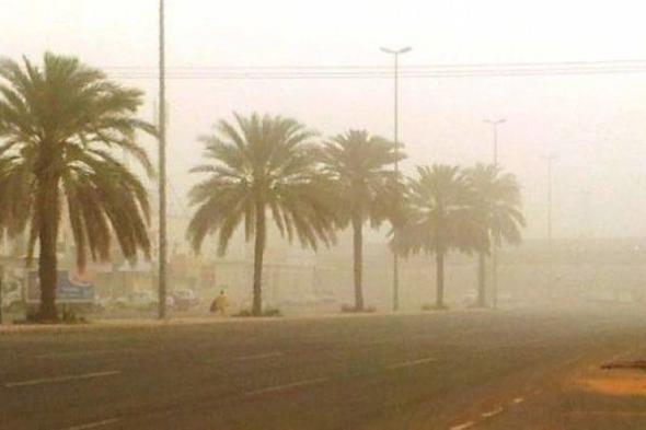الأرصاد: عوالق ترابية على جدة ورابغ وأمطار جازان تتواصل