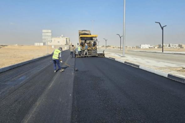 أمانة القصيم تُعيد سفلتة طريق الملك عبدالعزيز بمساحة 120.000 م2 بعقلة الصقور