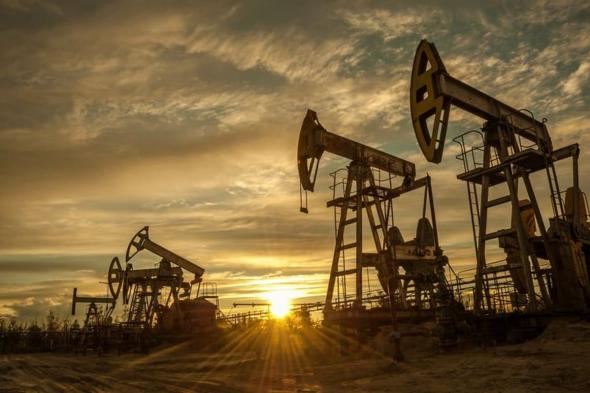 النفط مستقر مع تأثر السوق بمخاوف الطلب الأمريكي وصراع الشرق الأوسط