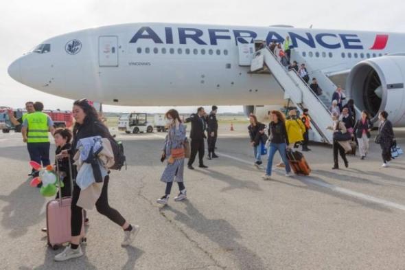 إجلاء 280 راكباً.. هبوط اضطراري لطائرة فرنسية في مطار باكو الدولي