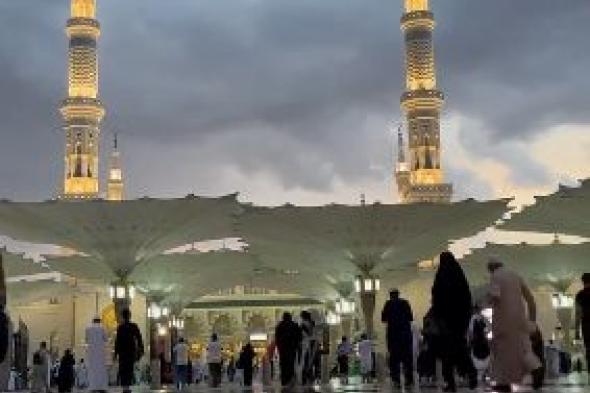أمطار المساء تغسل المسجد النبوي
