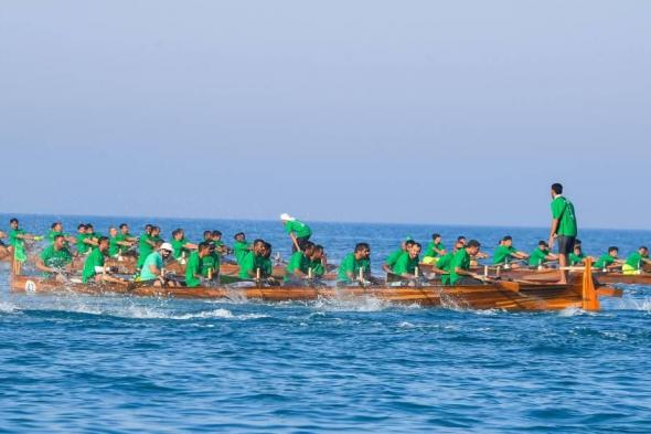 اختتام المرحلة الأولى من سباق دلما لقوارب التجديف التراثية
