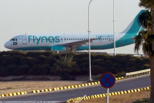 السعودية.. انحراف طائرة عن مسارها أثناء الهبوط في الرياض