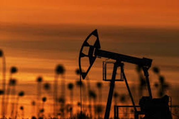 النفط يتراجع مع ترقب الهدنة في غزة ومراجعة سياسة الفيدرالي الأمريكي