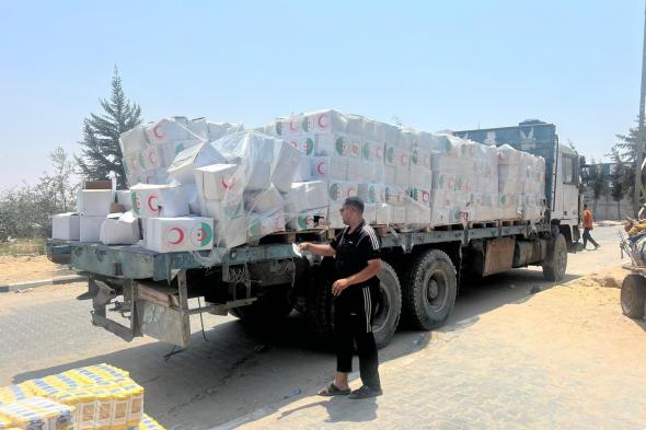 وصول دفعة جديدة من المساعدات الجزائرية إلى قطاع غزة