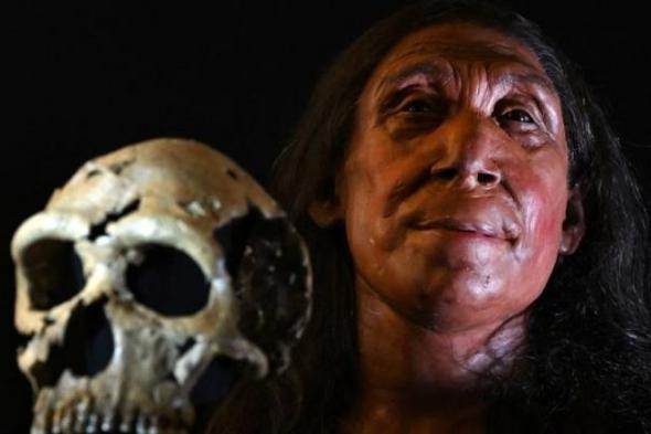 إعادة تكوين رأس امرأة "نياندرتال" عمرها 75 ألف سنة