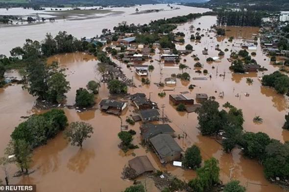 العشرات في عِداد المفقودين.. بالفيديو: أمطارٌ غزيرة تتسبّب في مصرع 37 شخصاً بالبرازيل