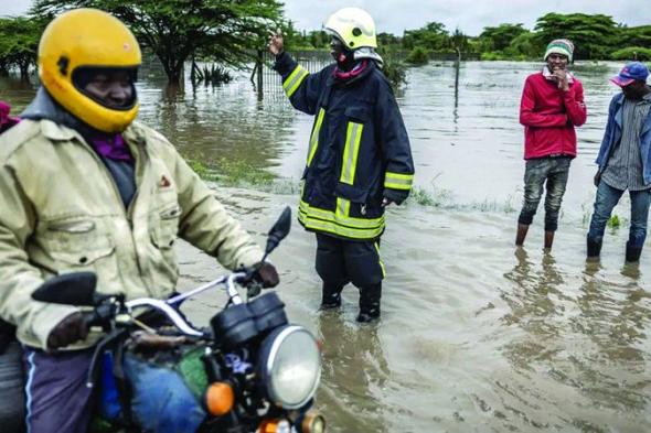 كينيا وتنزانيا في حالة تأهب مع اقتراب إعصار وسط فيضانات مدمرة