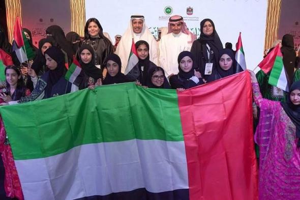 طلبة الإمارات يحصدون جائزة أفضل عرض في مهرجان الفنون الخليجي الثاني