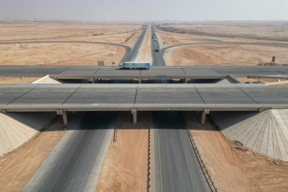 تدشين طريق المحول الشرقي بمنطقة الرياض بطول 102 كم